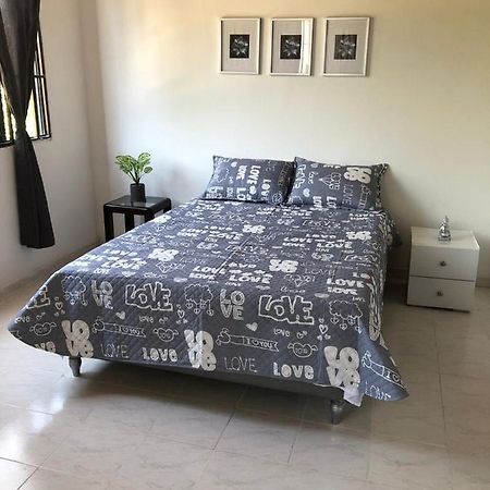 Habitaciones Independientes Cerca Al Aeropuerto 1 Cartagena エクステリア 写真