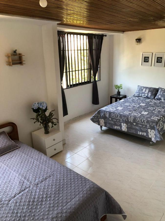 Habitaciones Independientes Cerca Al Aeropuerto 1 Cartagena エクステリア 写真