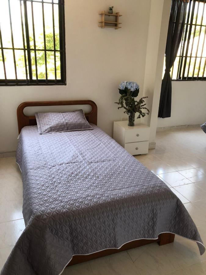 Habitaciones Independientes Cerca Al Aeropuerto 1 Cartagena エクステリア 写真