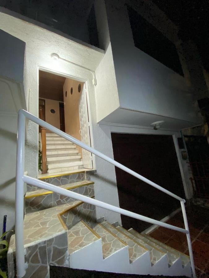 Habitaciones Independientes Cerca Al Aeropuerto 1 Cartagena エクステリア 写真