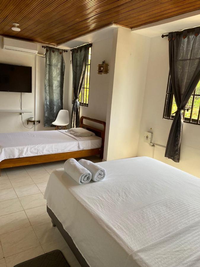Habitaciones Independientes Cerca Al Aeropuerto 1 Cartagena エクステリア 写真